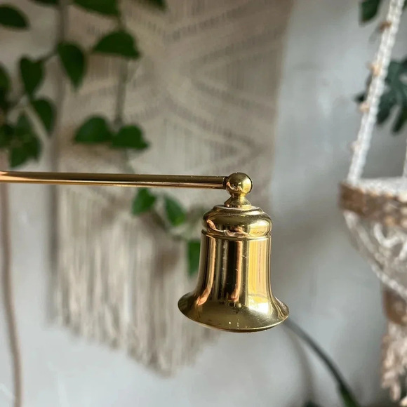 Vintage Gold Candle Snuffer - Elegant Brass Metal Candle Extinguisher Tool - Picture 9 of 10